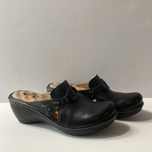 Soft Walk Women's Black Buckle Round Closed Toe Slip On Wedge Heel Clogs 8N - Picture 1 of 9